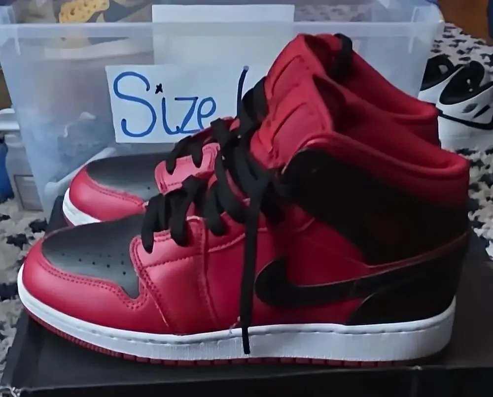 Nike Air Jordan 1 Mid GS Size 6Y Reverse Bred Shoes